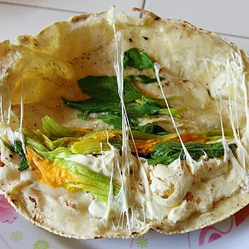 Quesadilla met gesmolten kaas