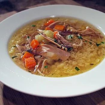شوربة دجاج بالشعيرية