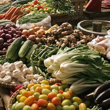 خضار ييميستا محشية بالأرز والأعشاب بالفرن