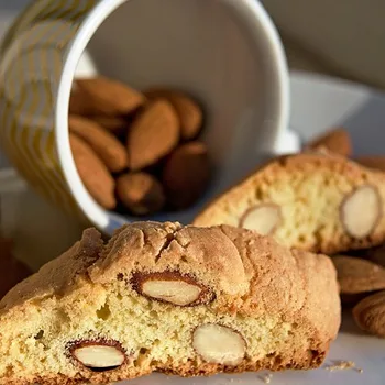 Italian Biscotti Cantuccini with Almonds