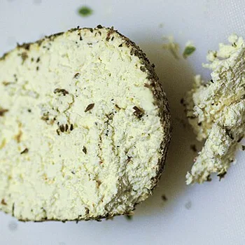 Shanklish Aged Cheese Salad with Tomato