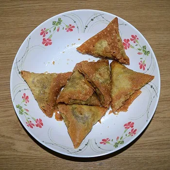 Vegetable Samosa with Spiced Potatoes