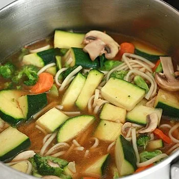 شوربة خضار مشكلة طازجة